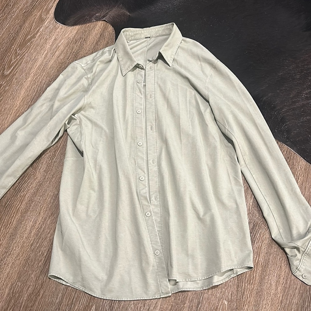 Men’s Lululemon Button Down